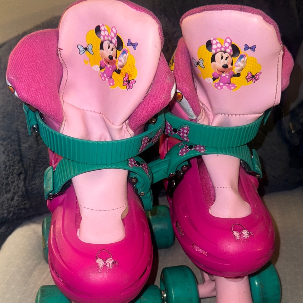 Pink Minnie Mouse Roller Skates Preowned